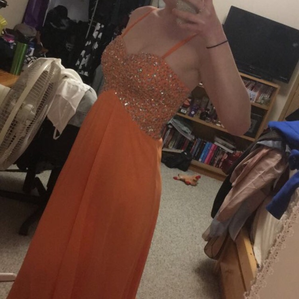 Grad dress - Picture 5 of 5